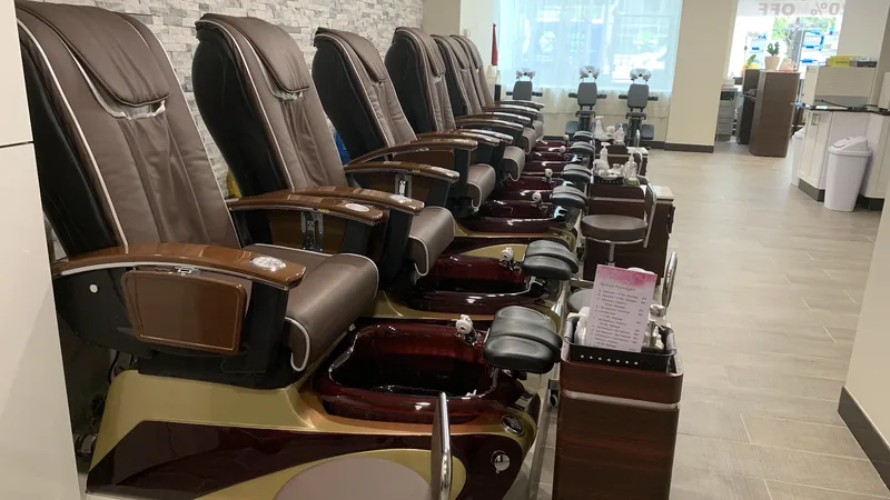 Able Nail Spa, beauty salon at 1776 2nd Avenue in Manhattan, New York