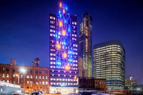 Aloft, hotel at 27-45 Jackson Avenue in Queens, New York