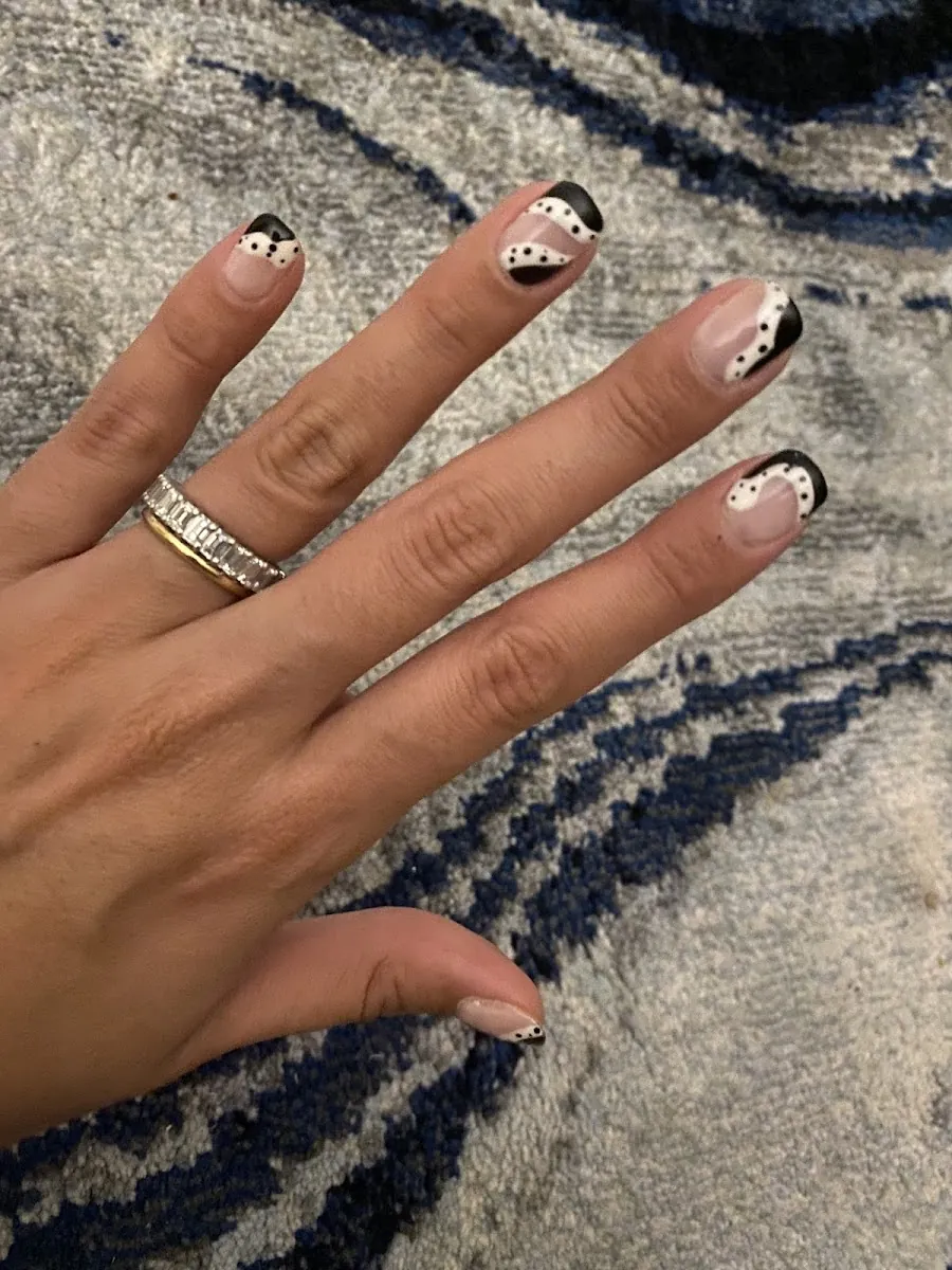 Color Nails Bar, beauty salon at 427 3rd Avenue in Manhattan, New York