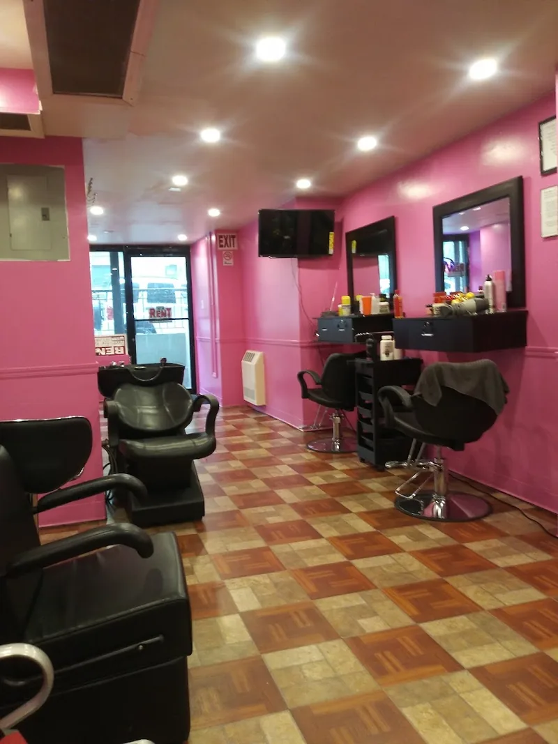 Kudedia African Hair Braiding, hair salon at 928A Myrtle Avenue in Brooklyn, New York
