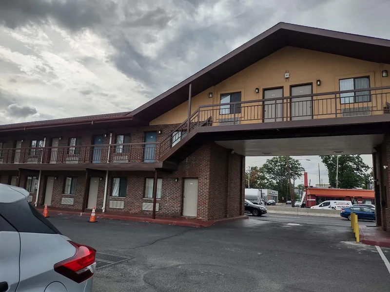 Linden Motor Inn