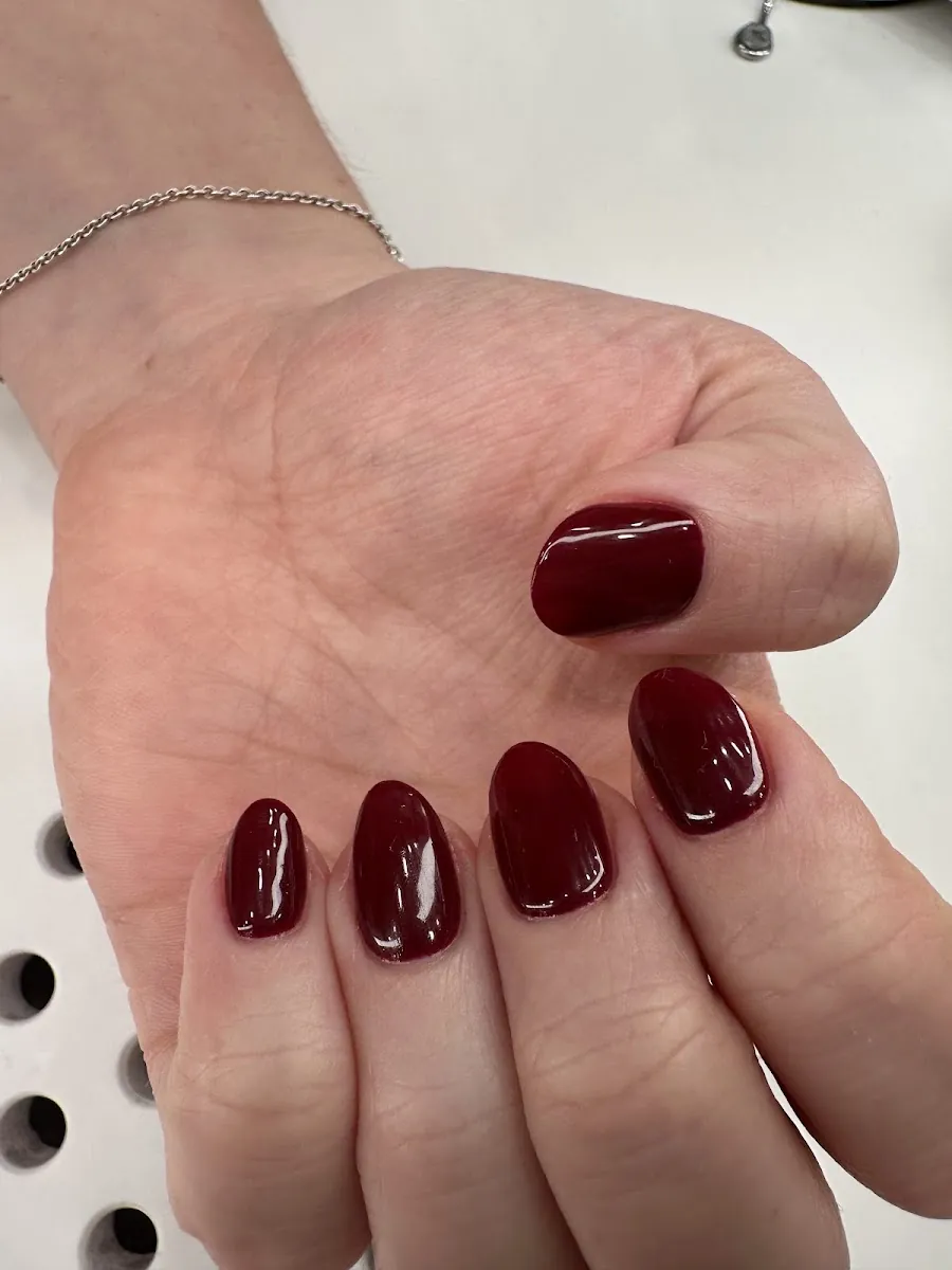 Meet Me Nail Studio, beauty salon at 2206 Broadway in Manhattan, New York