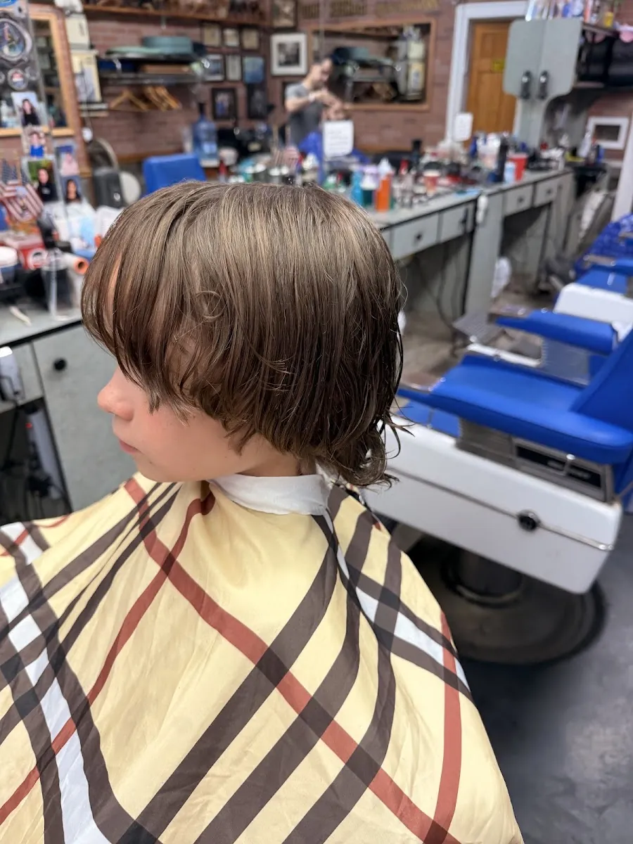 Modern Barber Shop, hair salon at 30-14 Broadway in Queens, New York