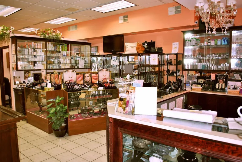 Panim Yaffot Salon & Spa, hair salon at 4212 13th Avenue in Brooklyn, New York
