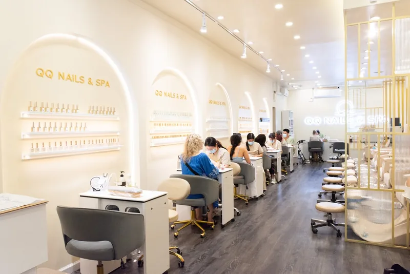 QQ Nails, beauty salon at 2590 Broadway in Manhattan, New York