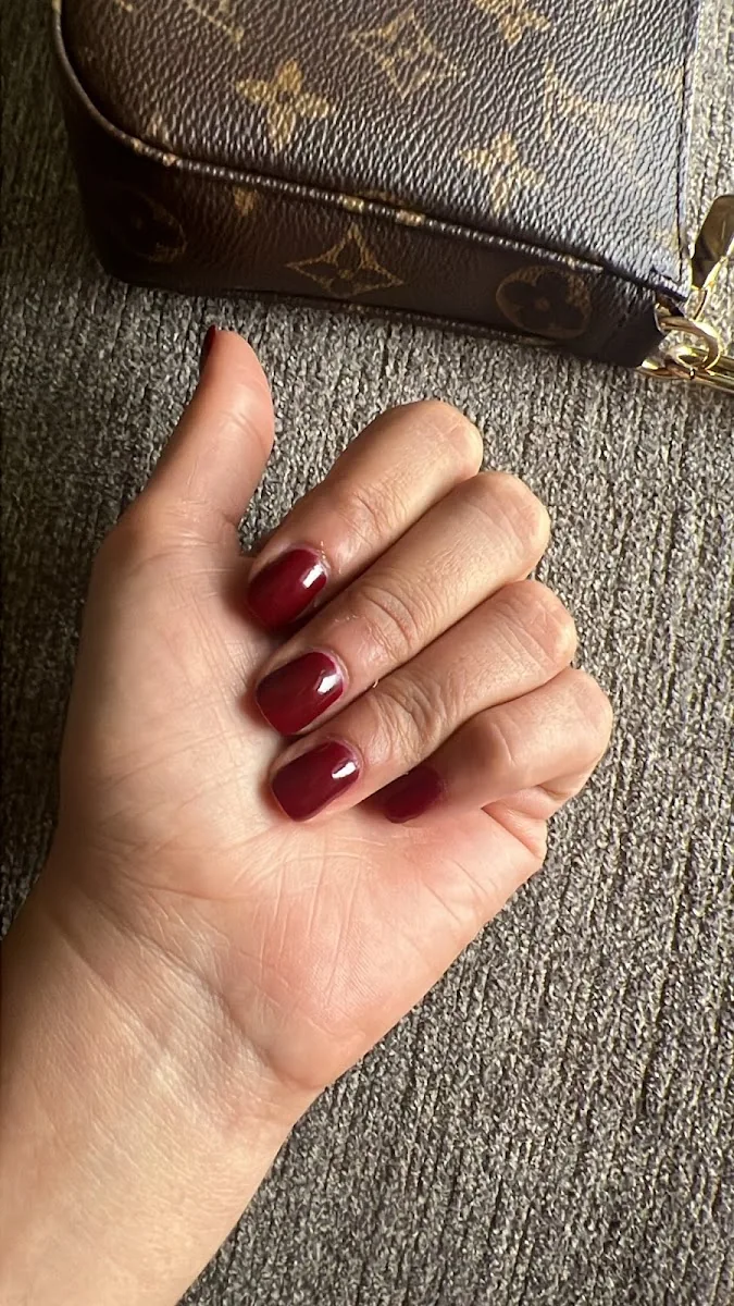 Romie's Nails, beauty salon at 559 2nd Avenue in Manhattan, New York