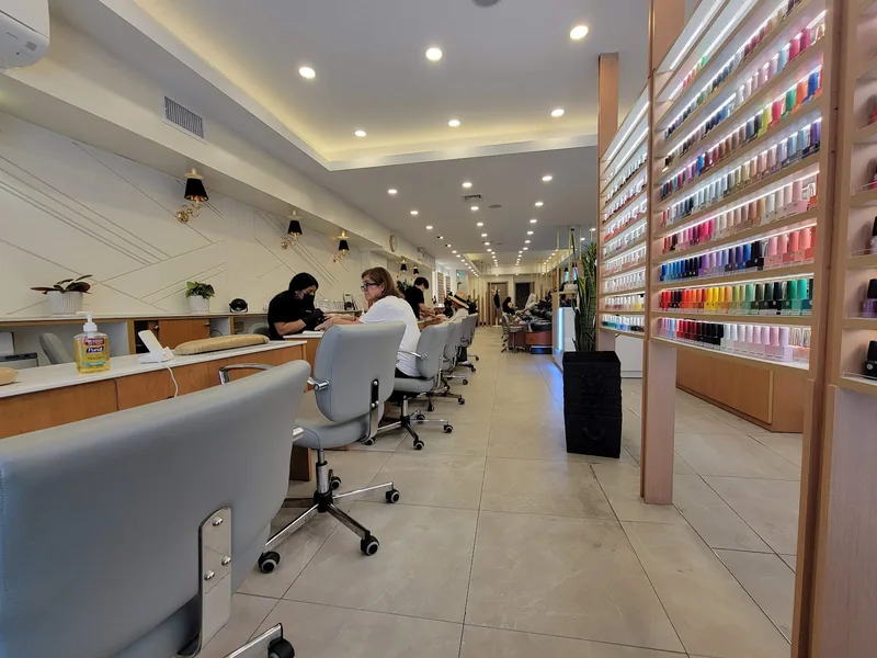 S Nails, beauty salon at 3rd Avenue in Manhattan, New York