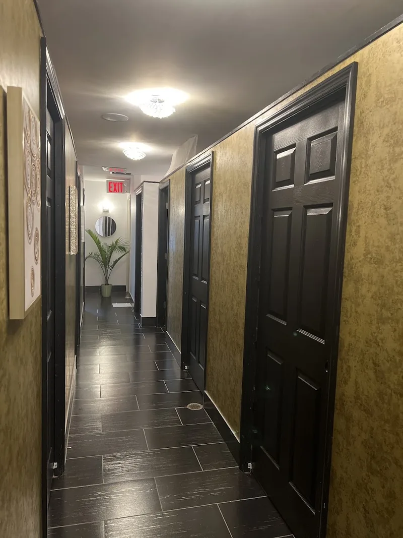 Spring Beauty Soho, beauty salon at 133 Grand Street in Manhattan, New York