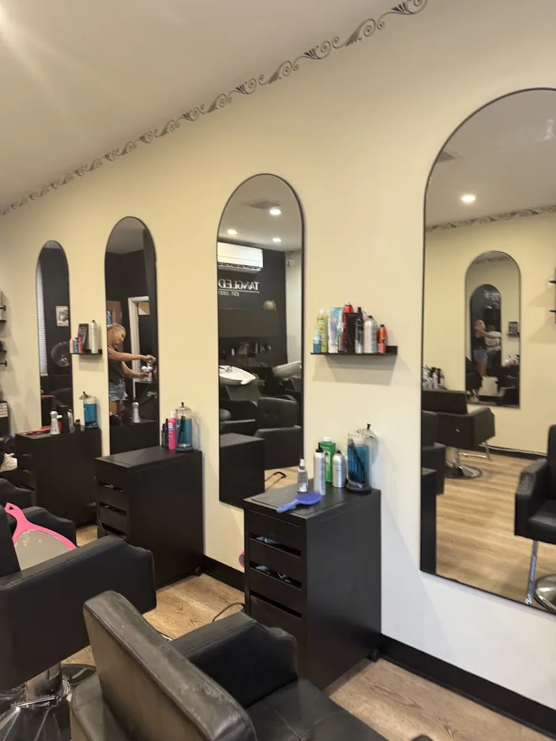 Tangled NYC, hair salon at 144 East 4th Street in Brooklyn, New York