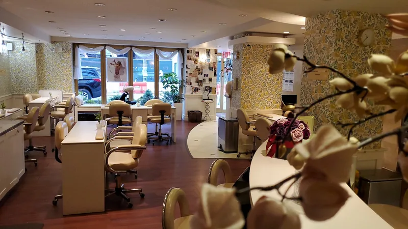 Think Pink Nail & Spa, beauty salon at 41 West 58th Street in Manhattan, New York