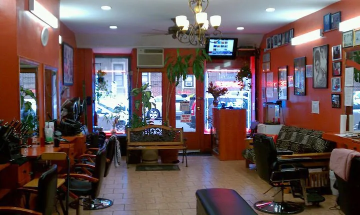 Vernon Is Hair, hair salon at 1034 Union Street in Brooklyn, New York