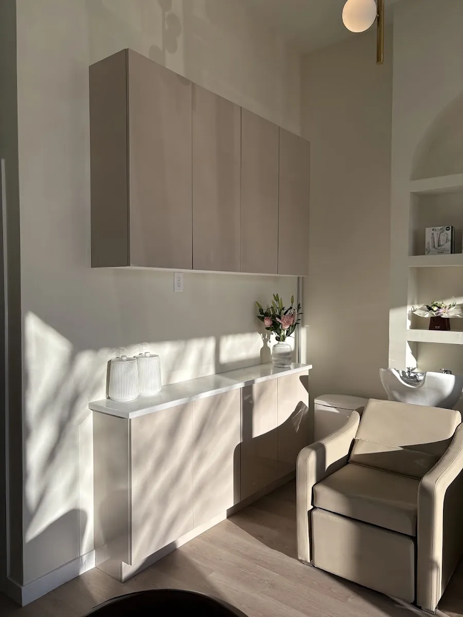 Vivbia Salon, hair salon at 40-21 35th Avenue in Queens, New York